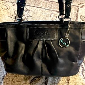 Vintage Black Coach Handbag Excellent Condition